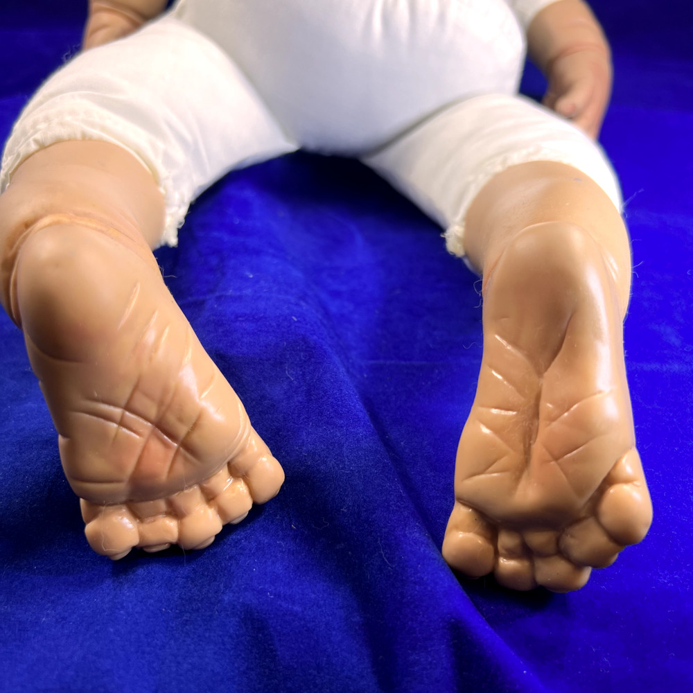 Newborn Baby Doll 19" AEL 2005 Brown Hair Kymberli H. Durden (Signed) *Pre-Owned - Picture 16 of 16